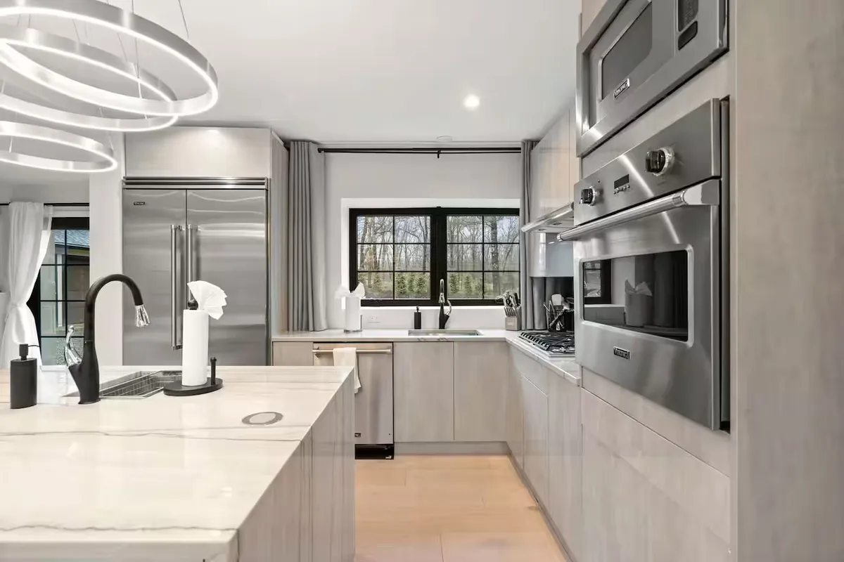 Wander Charles River Chateau #65