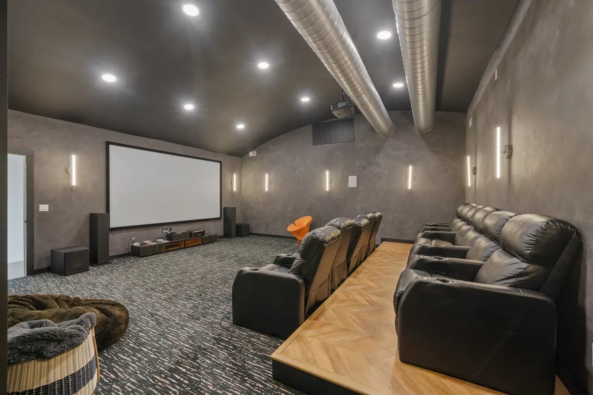 Wander Monroe Hollow