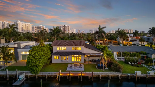 Wander Hallandale Waterfront