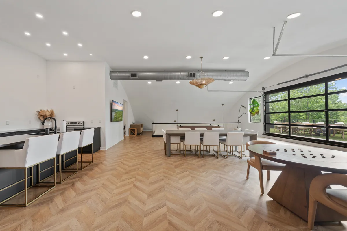 Wander Monroe Hollow