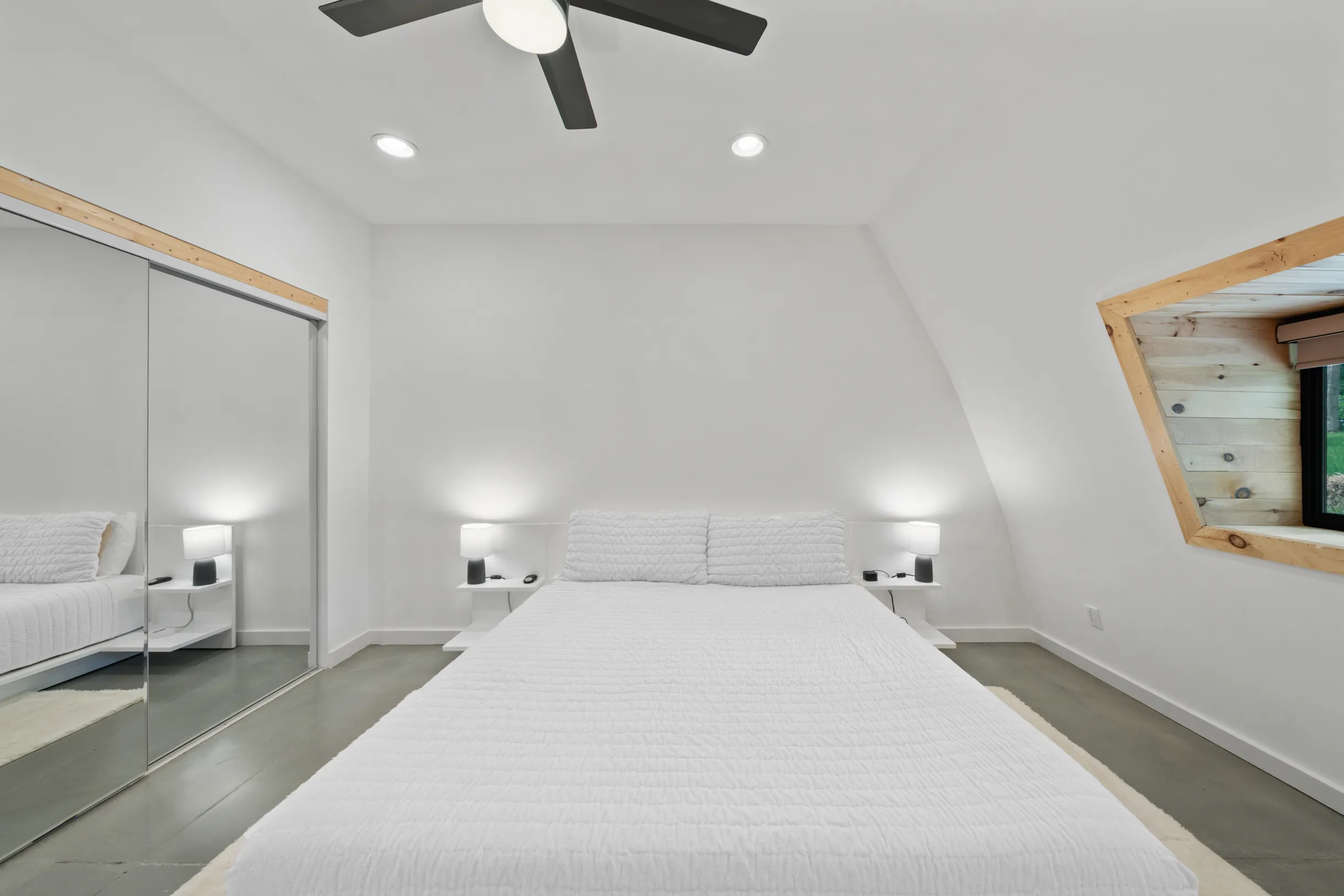 Wander Monroe Hollow #46