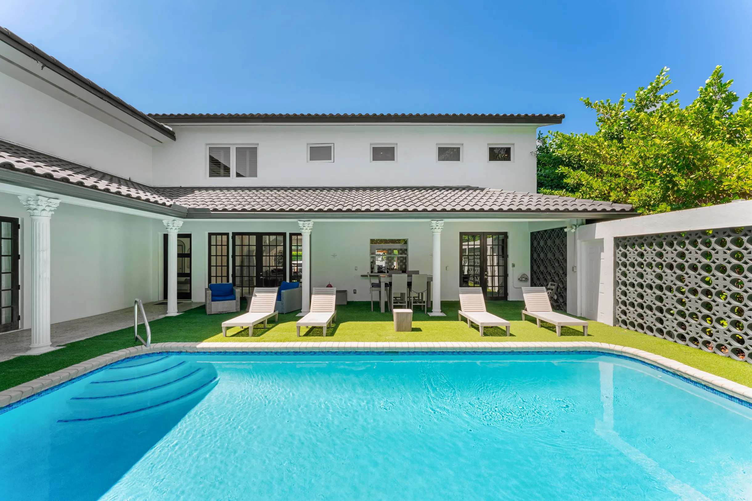 Wander Hallandale Waterfront #108