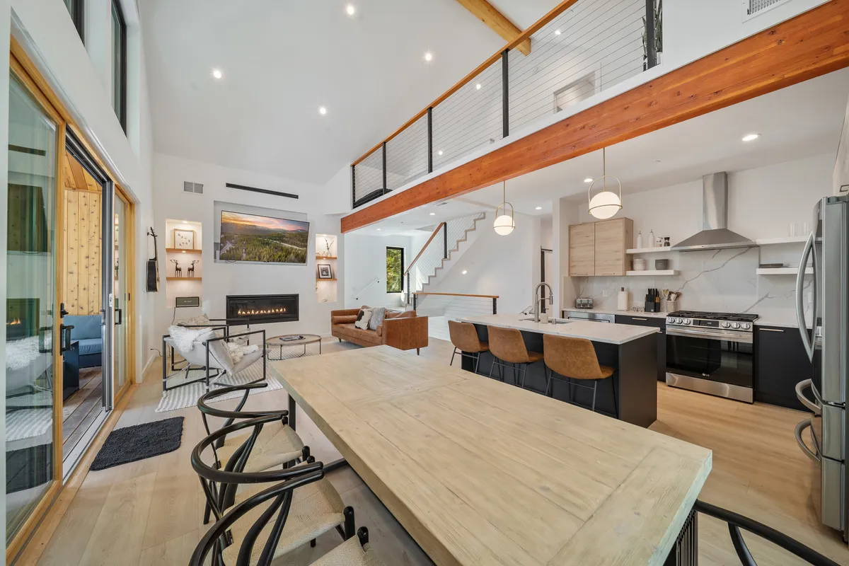 Wander Donner Summit