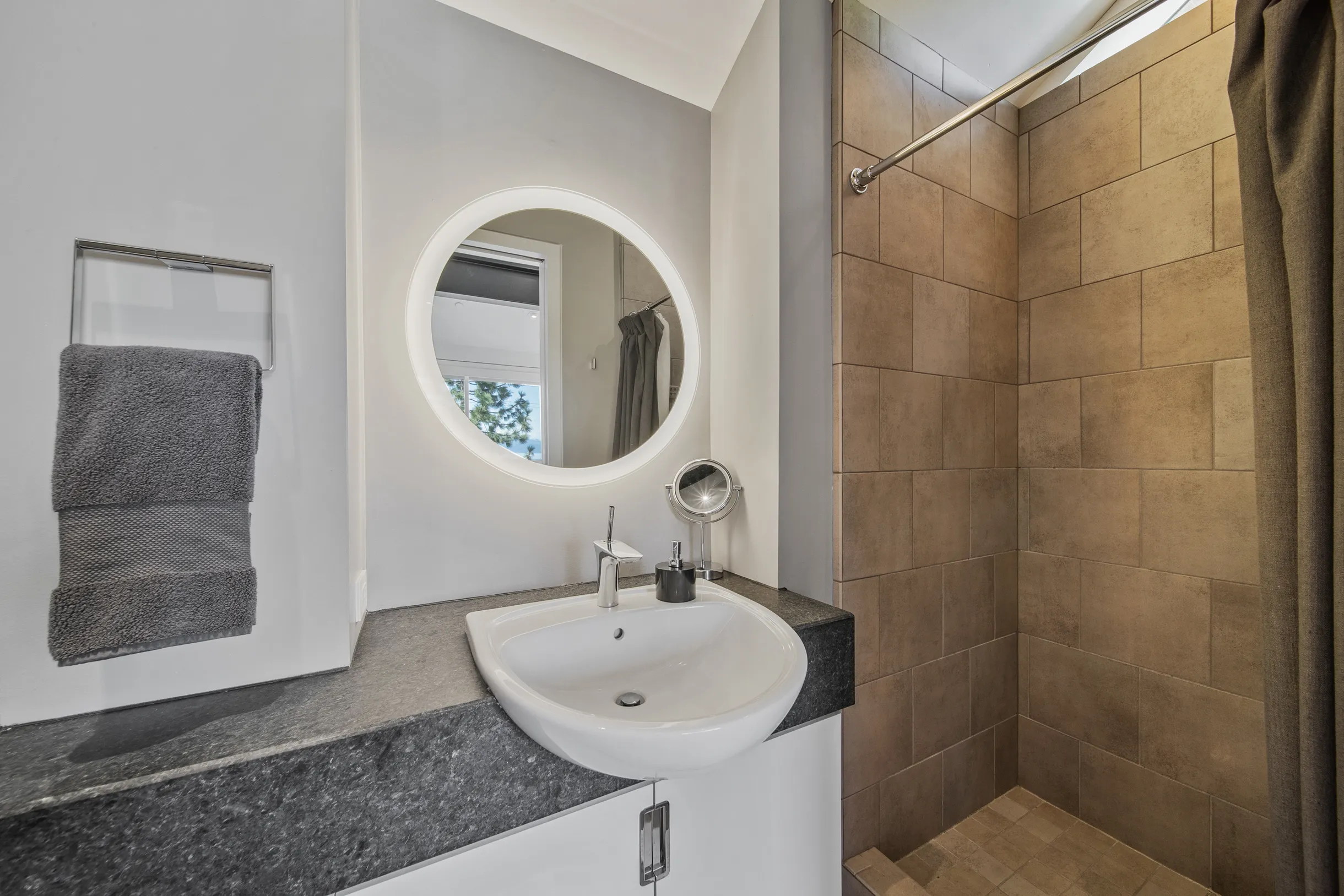 Wander Tahoe Oasis #40