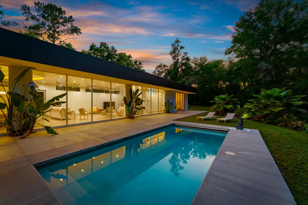 Wander Floral City Oasis