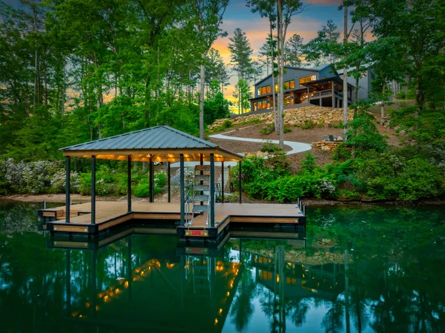 Wander Lake Keowee