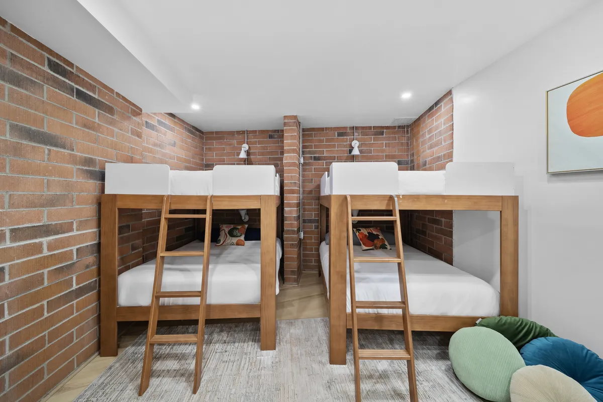 Bunk Bedroom image