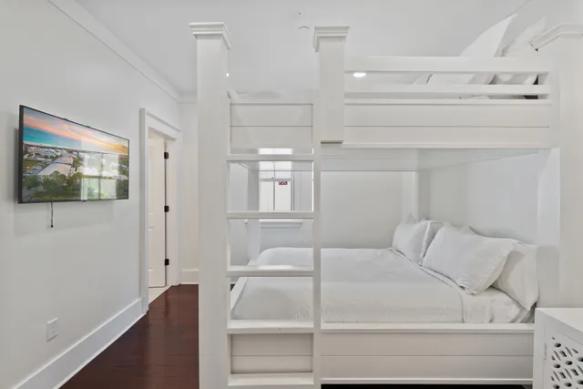 Bunk Bedroom image 1