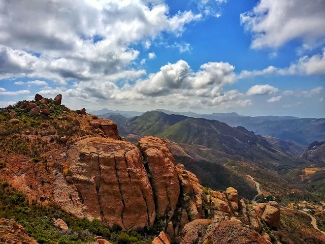 Sandstone Peak Trailhead Parking