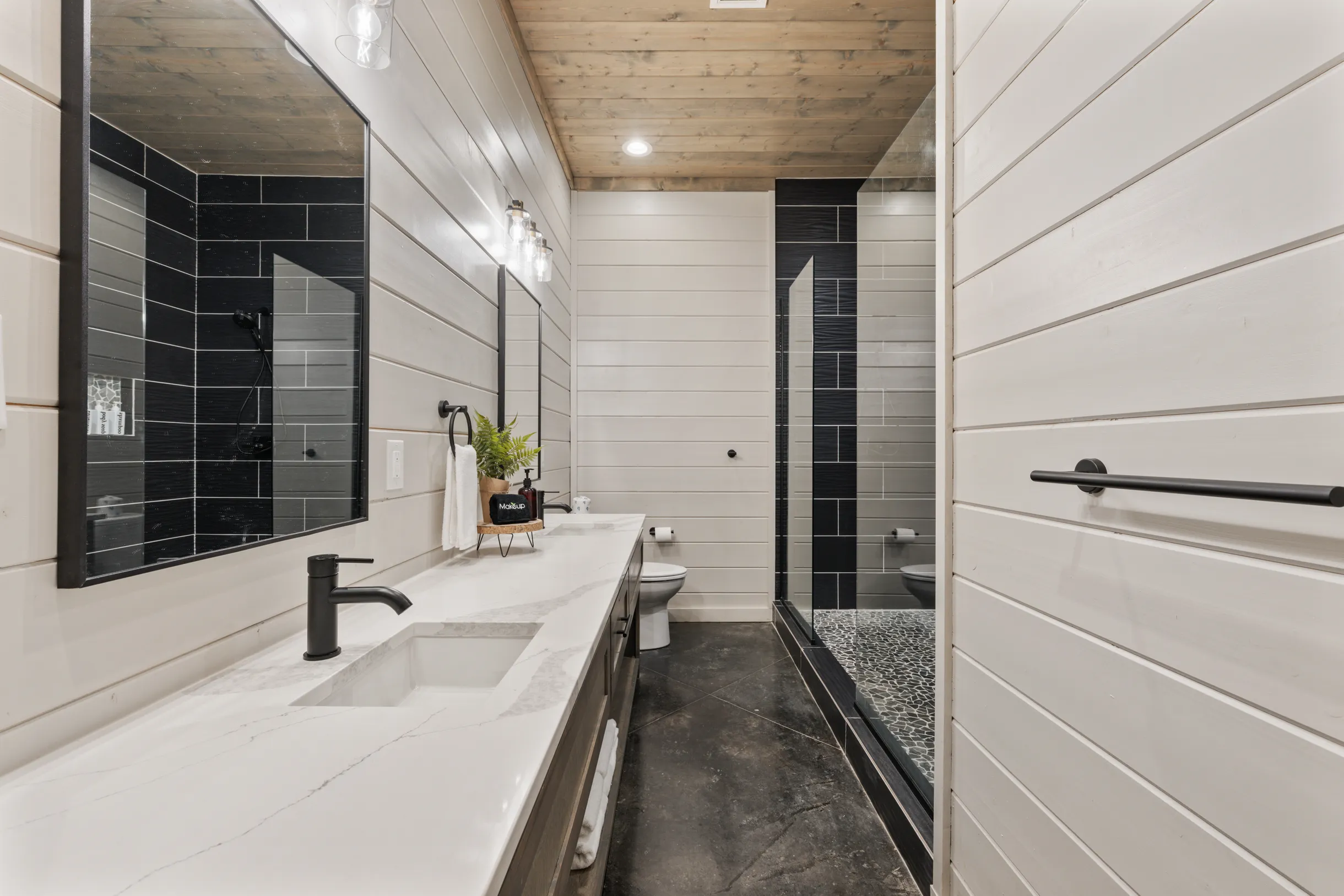 Wander Broken Bow Hickory