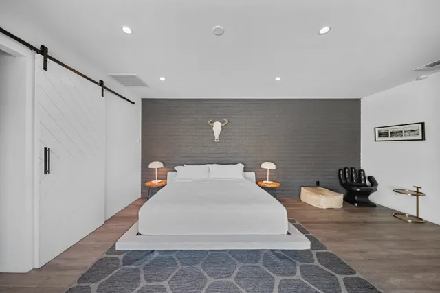 Bedroom 1 image 1