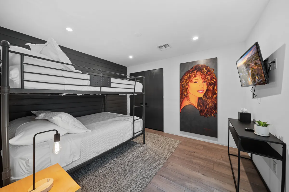 Bedroom 7 image