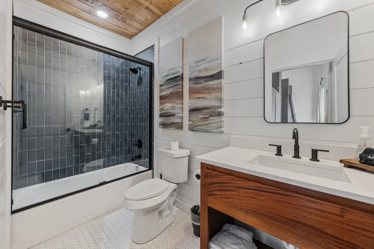 Wander Broken Bow Pines