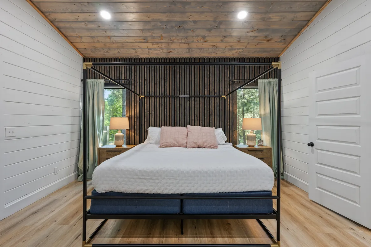Bedroom image