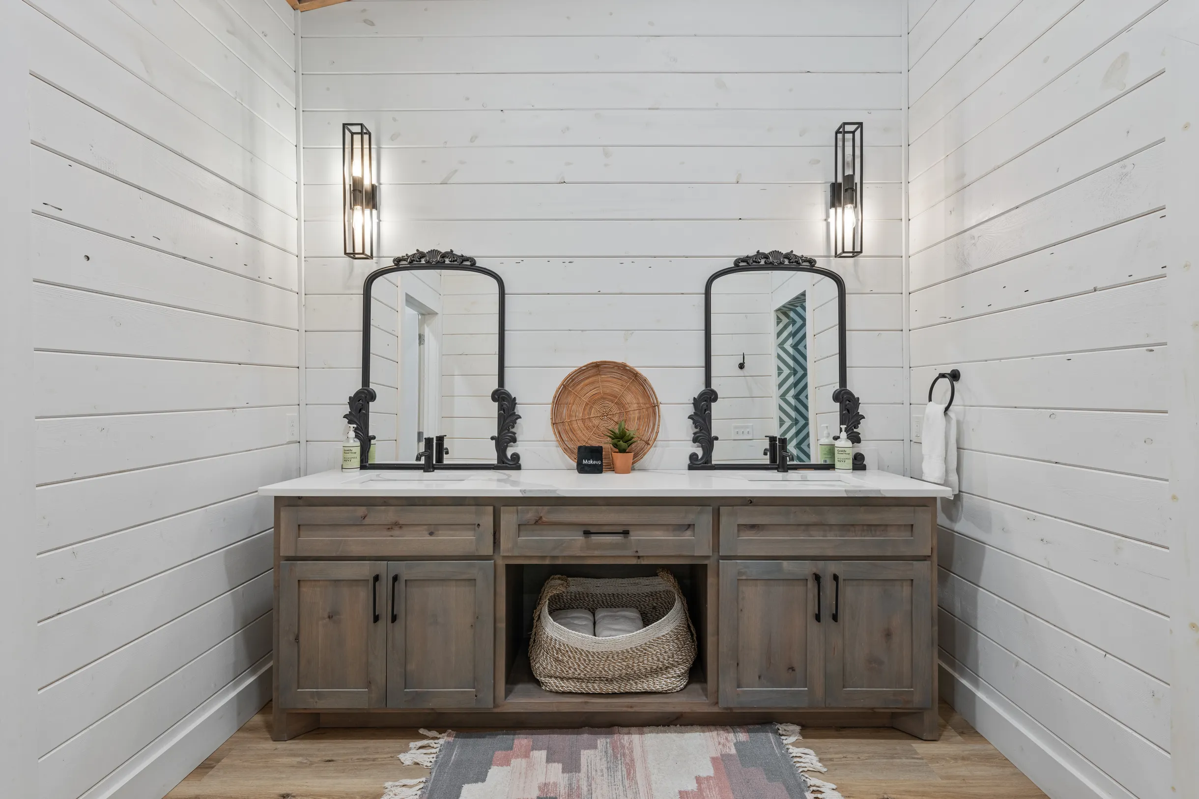 Wander Broken Bow Spruce #29