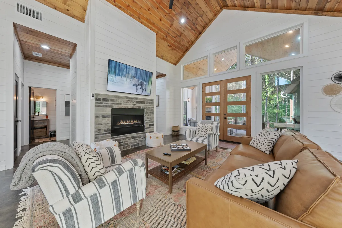 Wander Broken Bow Trail