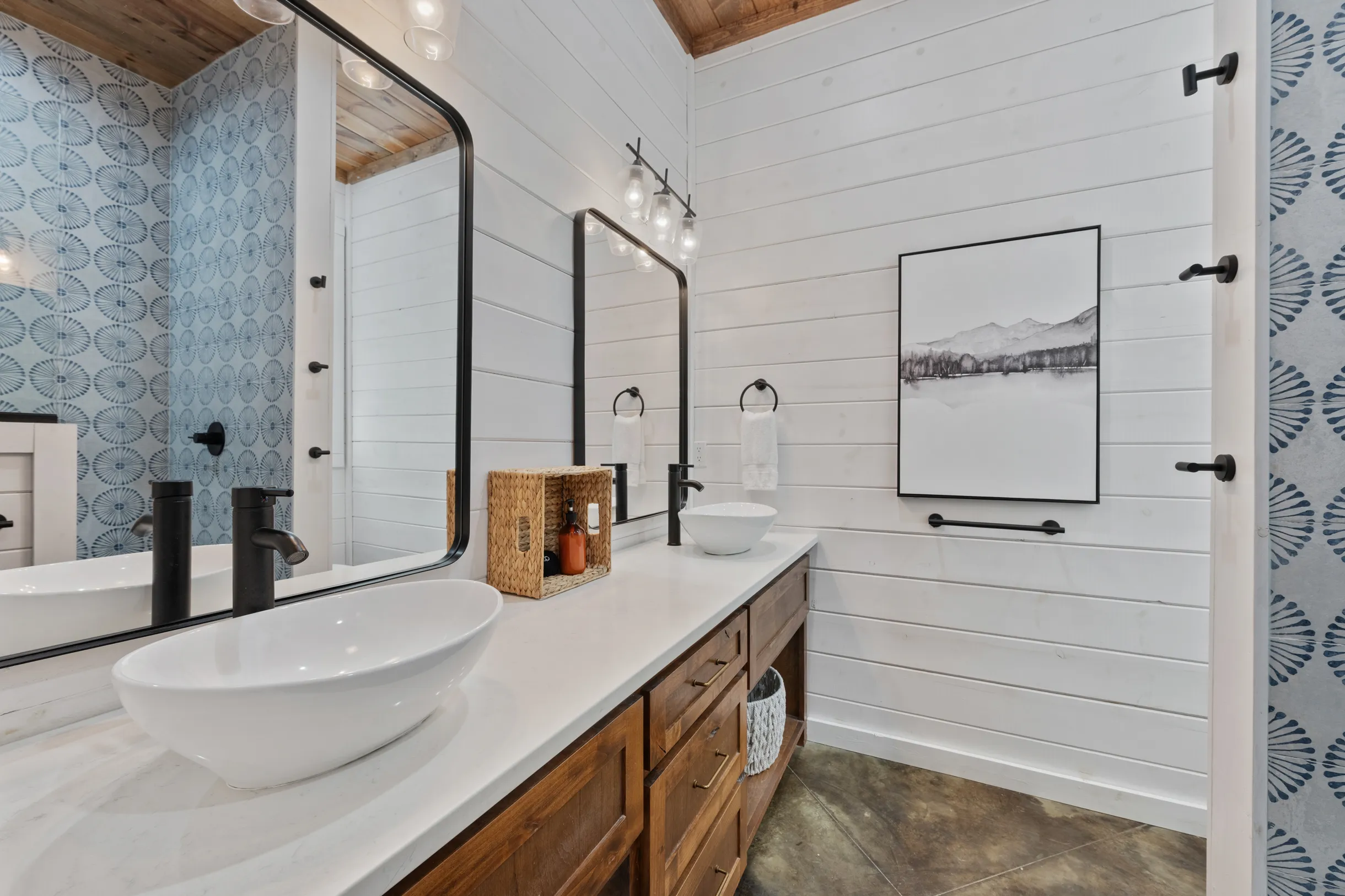 Wander Broken Bow Trail