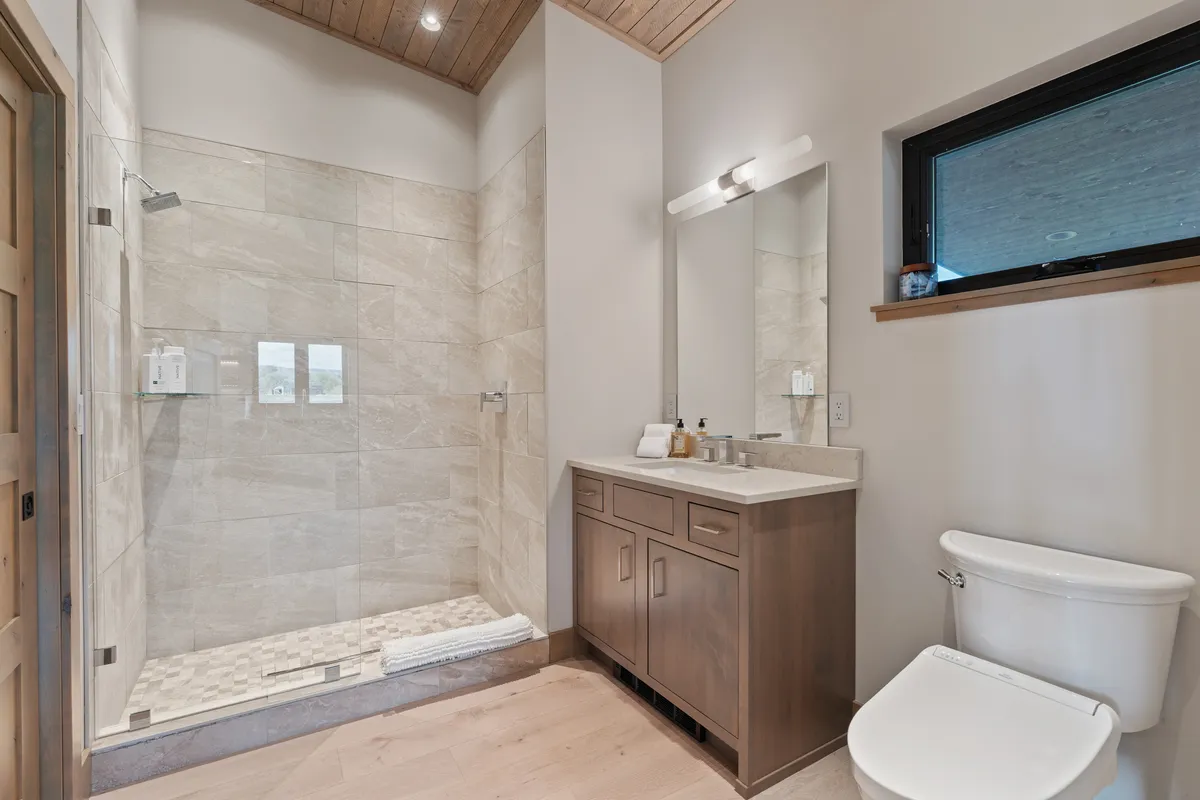 Wander Hamilton Valley