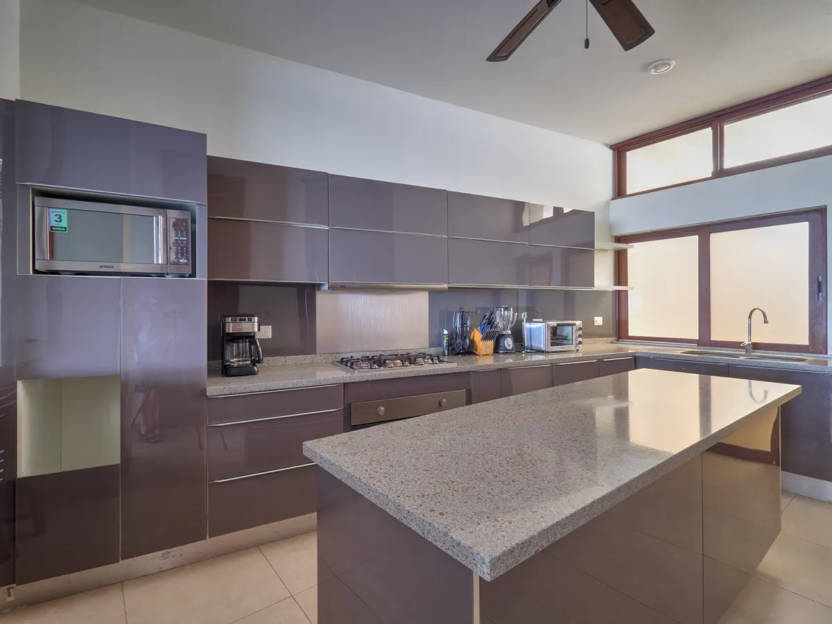 Wander Merida Shores