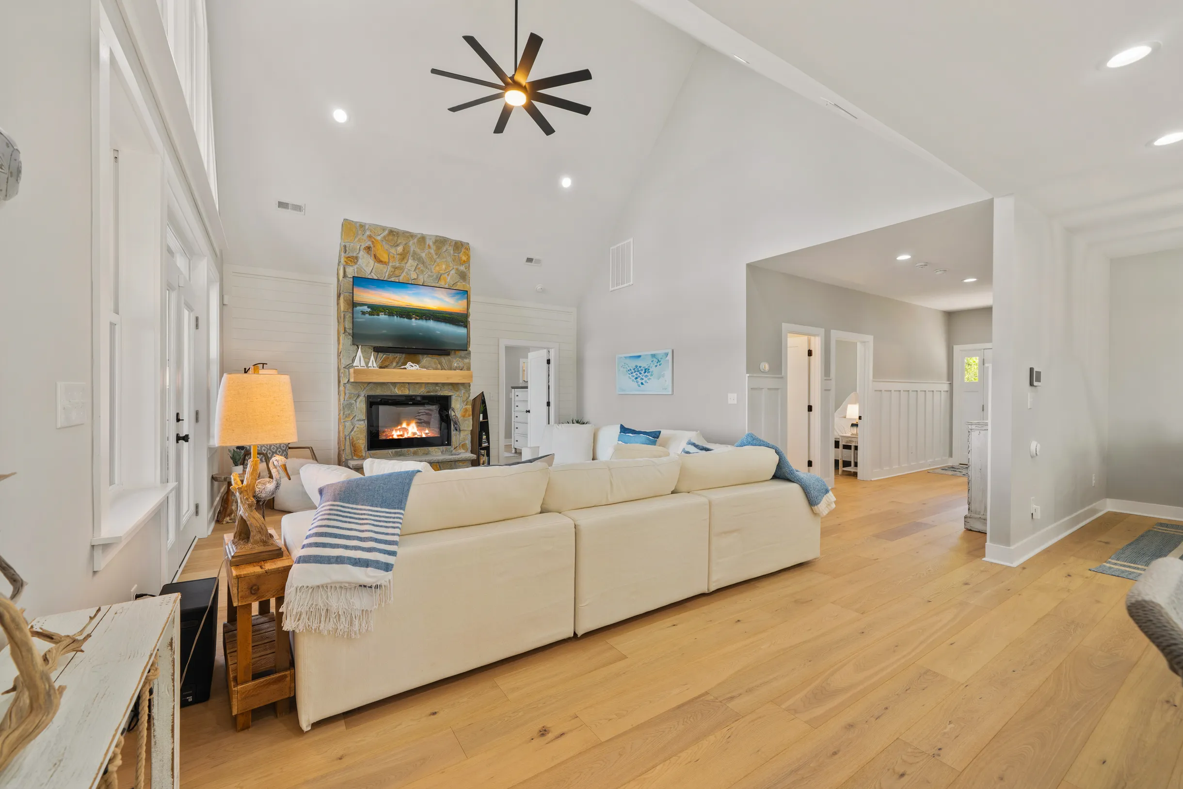 Wander Gaston Shores #104