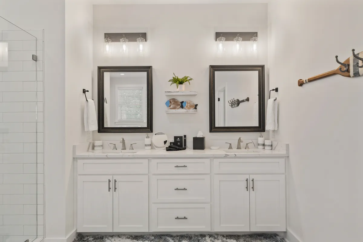 Wander Gaston Shores