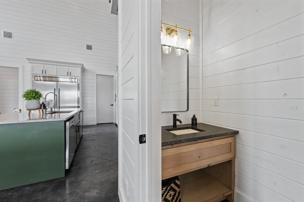 Wander Broken Bow Oak