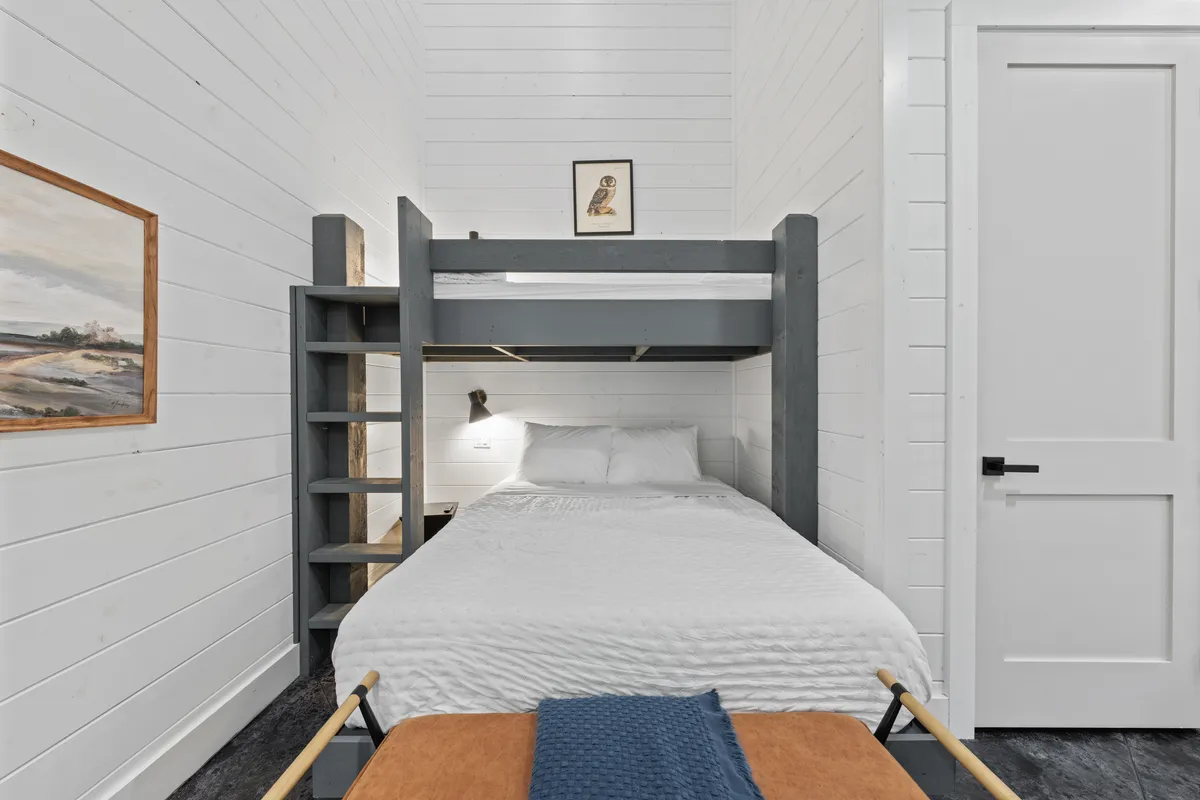 Bedroom 6 image