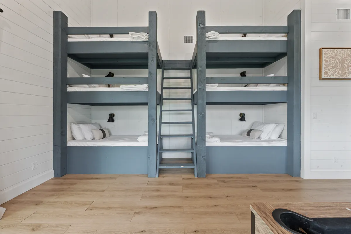 Bunk Bedroom image