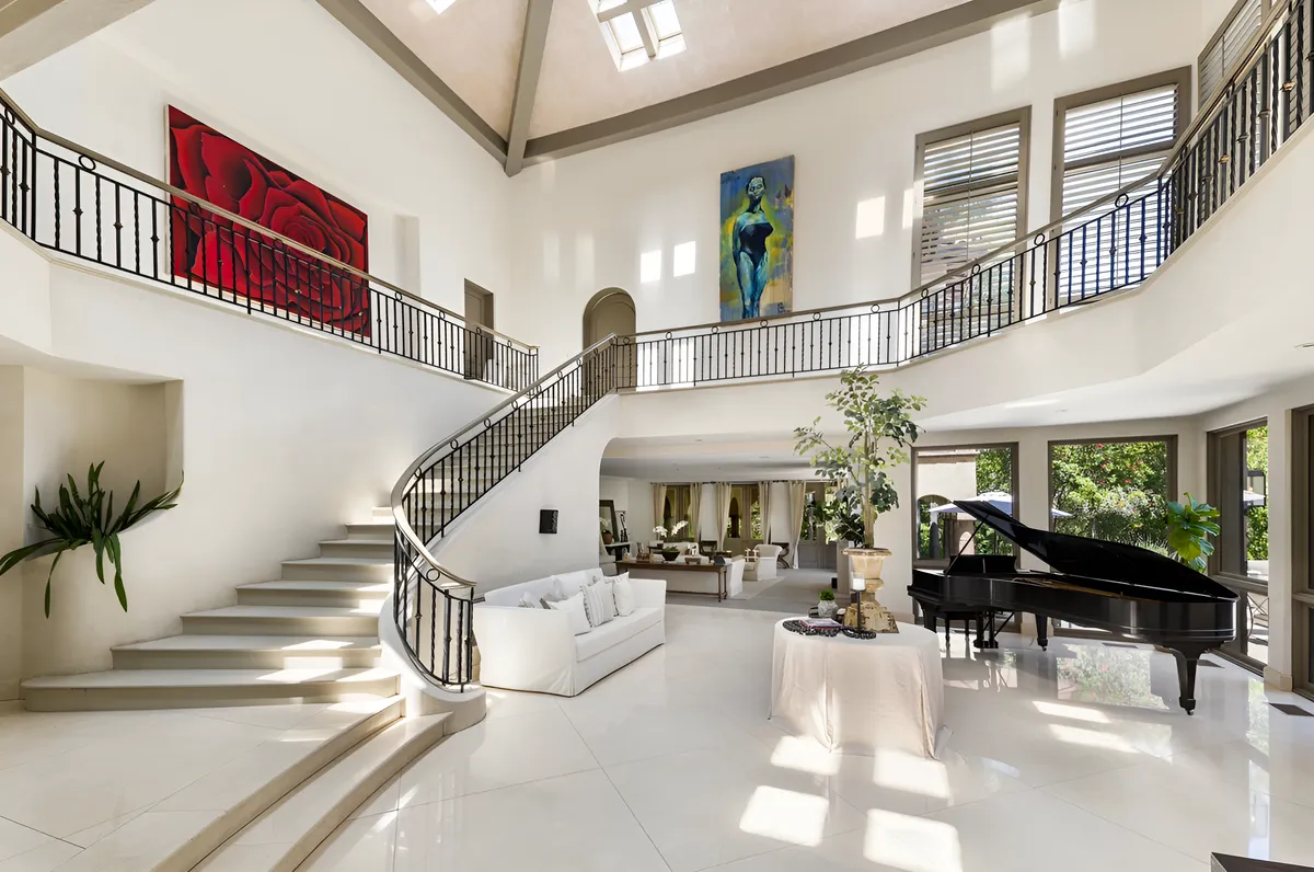 Property in Beverly Hills, Los Angeles property photo 3