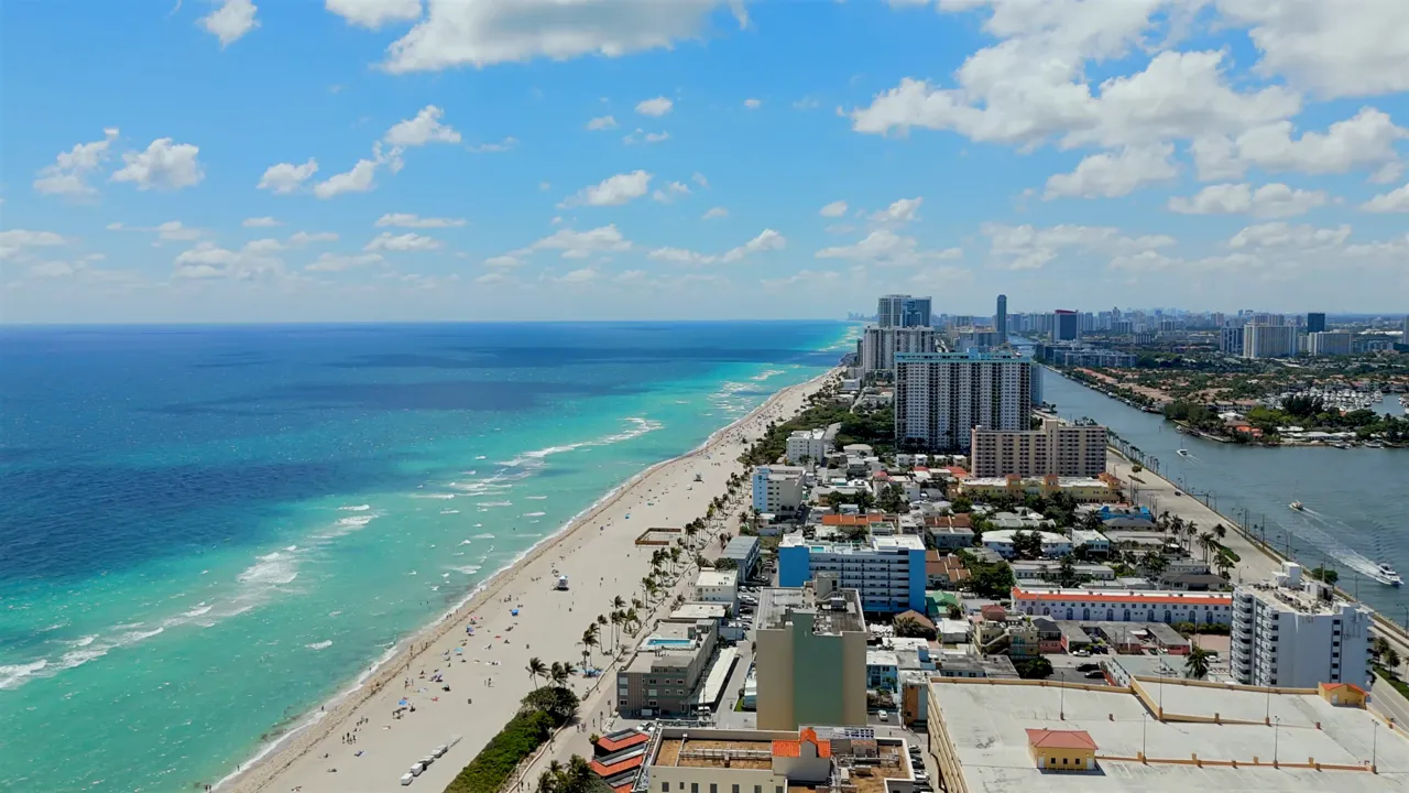 Wander Hollywood Beach tour video