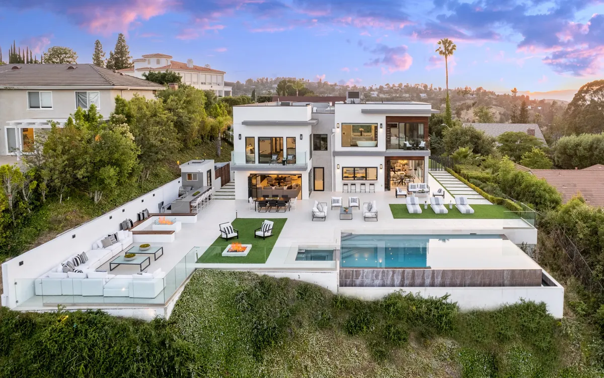 Wander Tarzana Hills