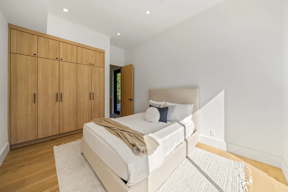 Bedroom 5 image