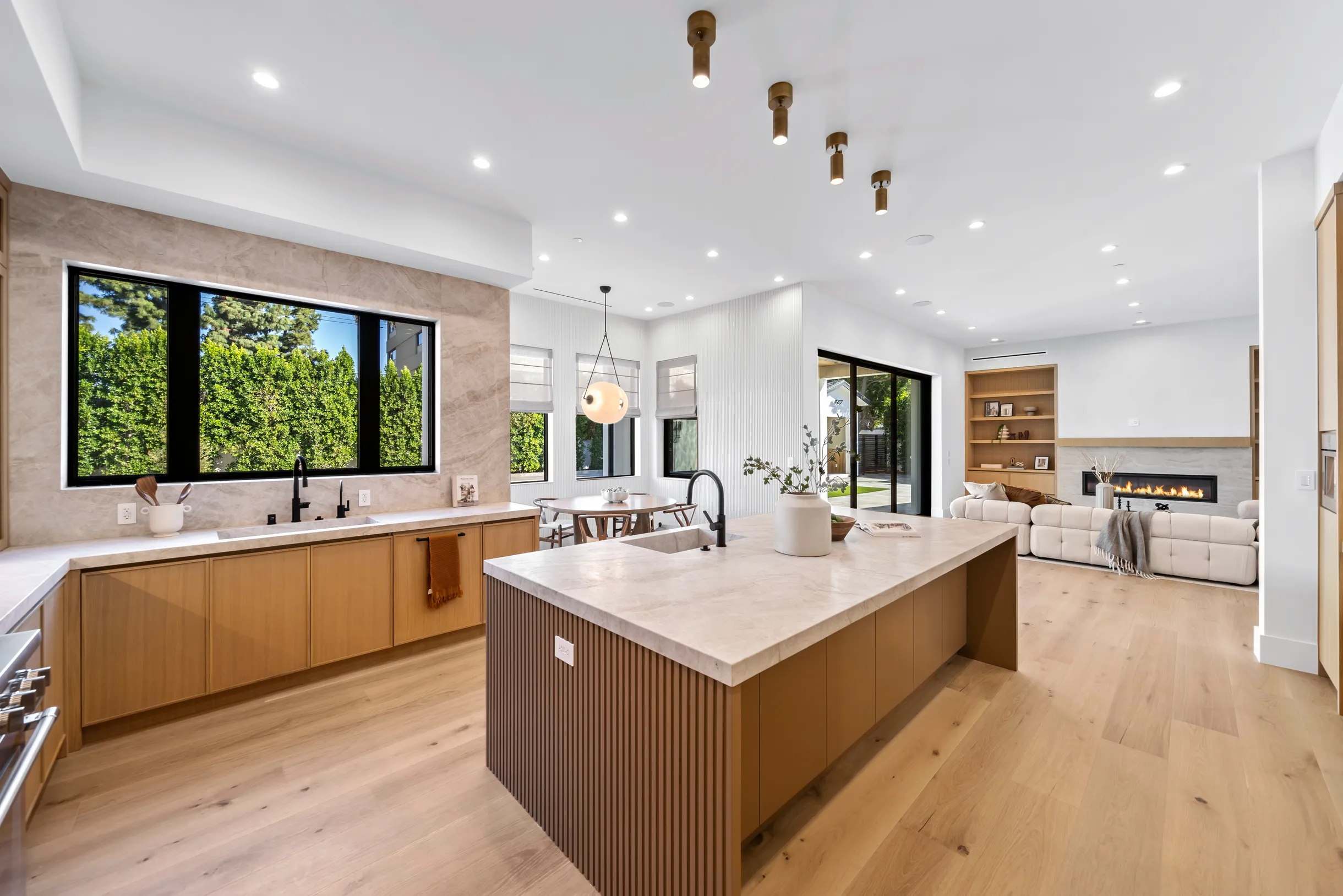 Wander Encino Grove #60