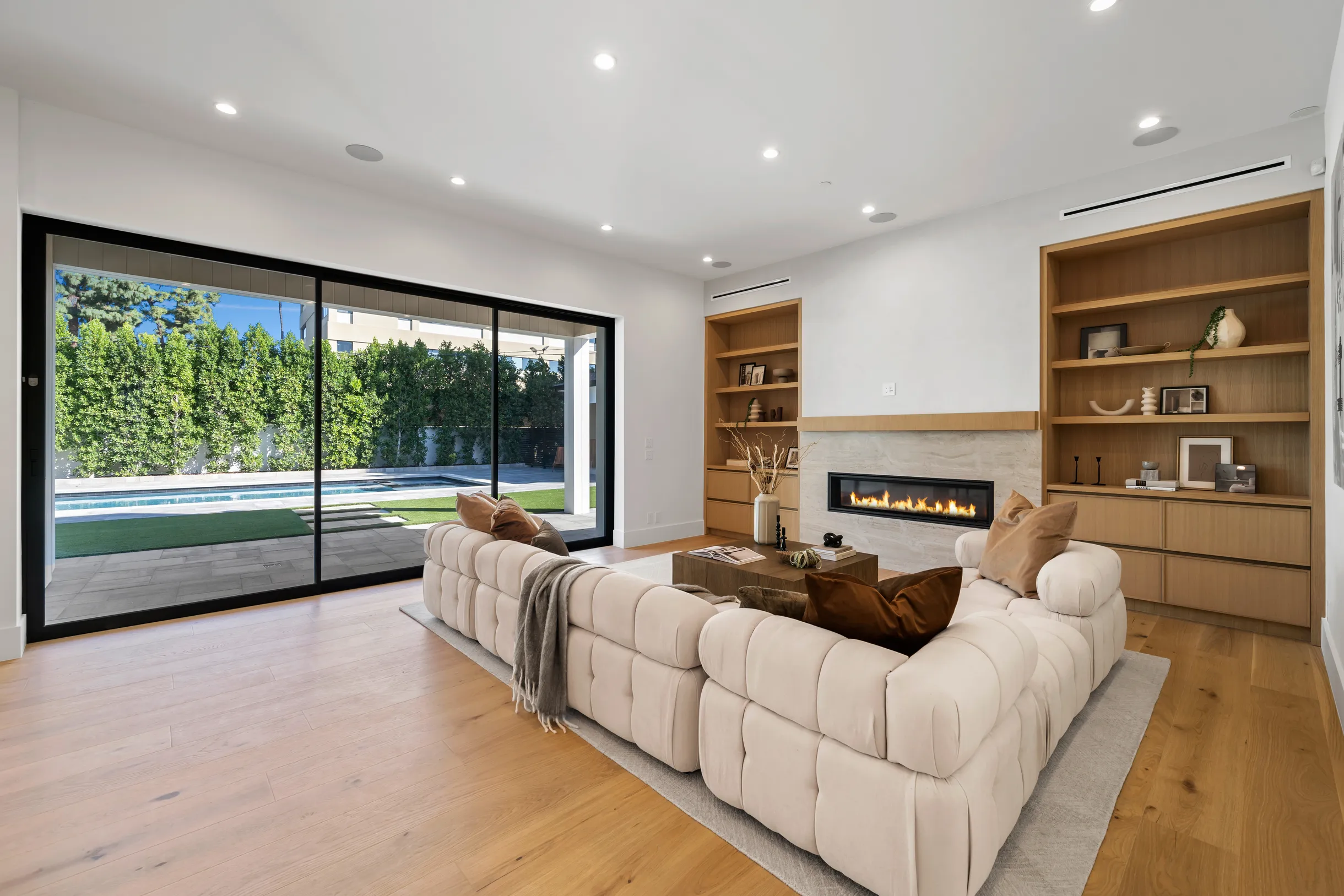 Wander Encino Grove #24