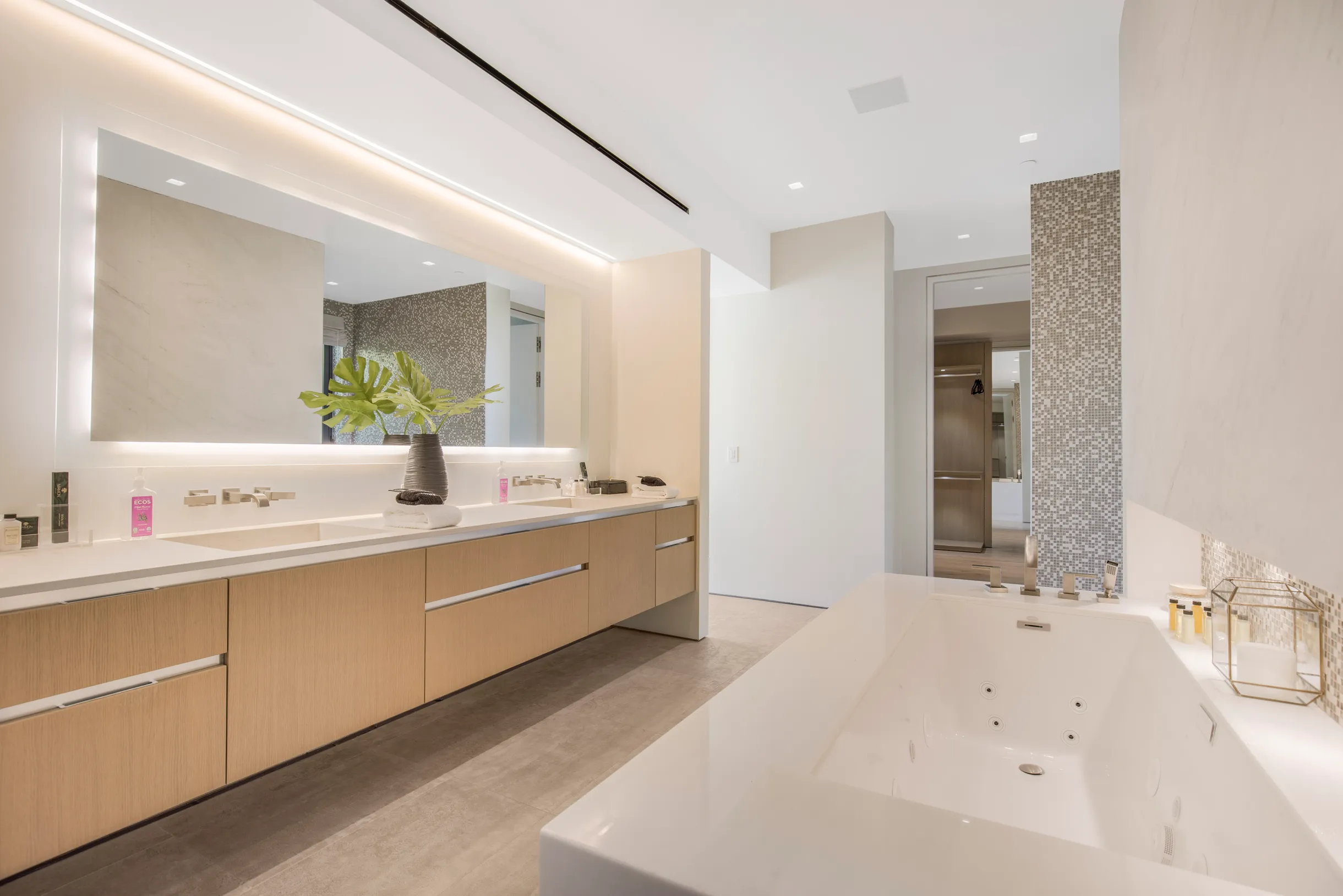 Wander Hollywood Drift #14