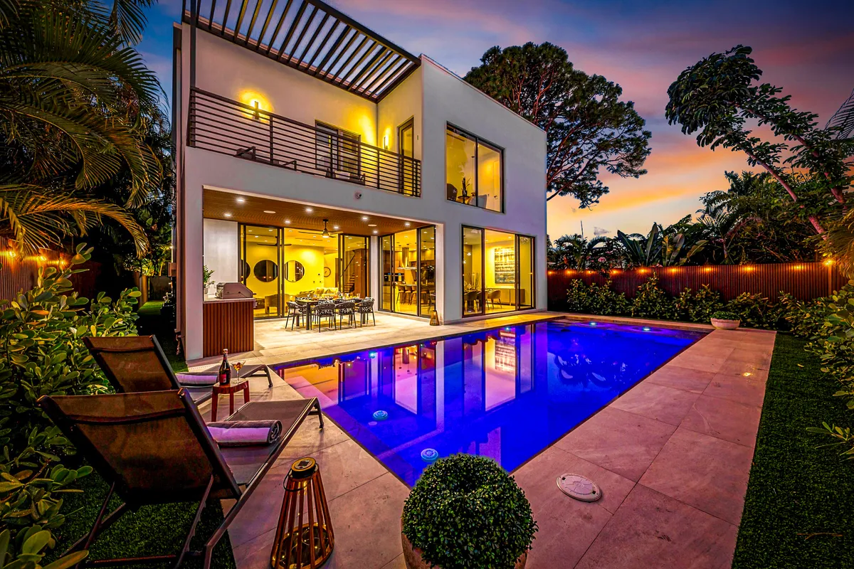 Wander Fort Lauderdale Tropic