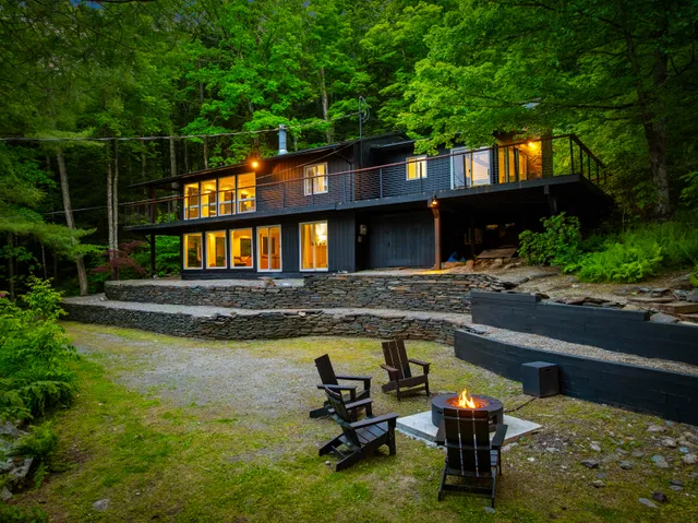 Wander Hillsdale Valley