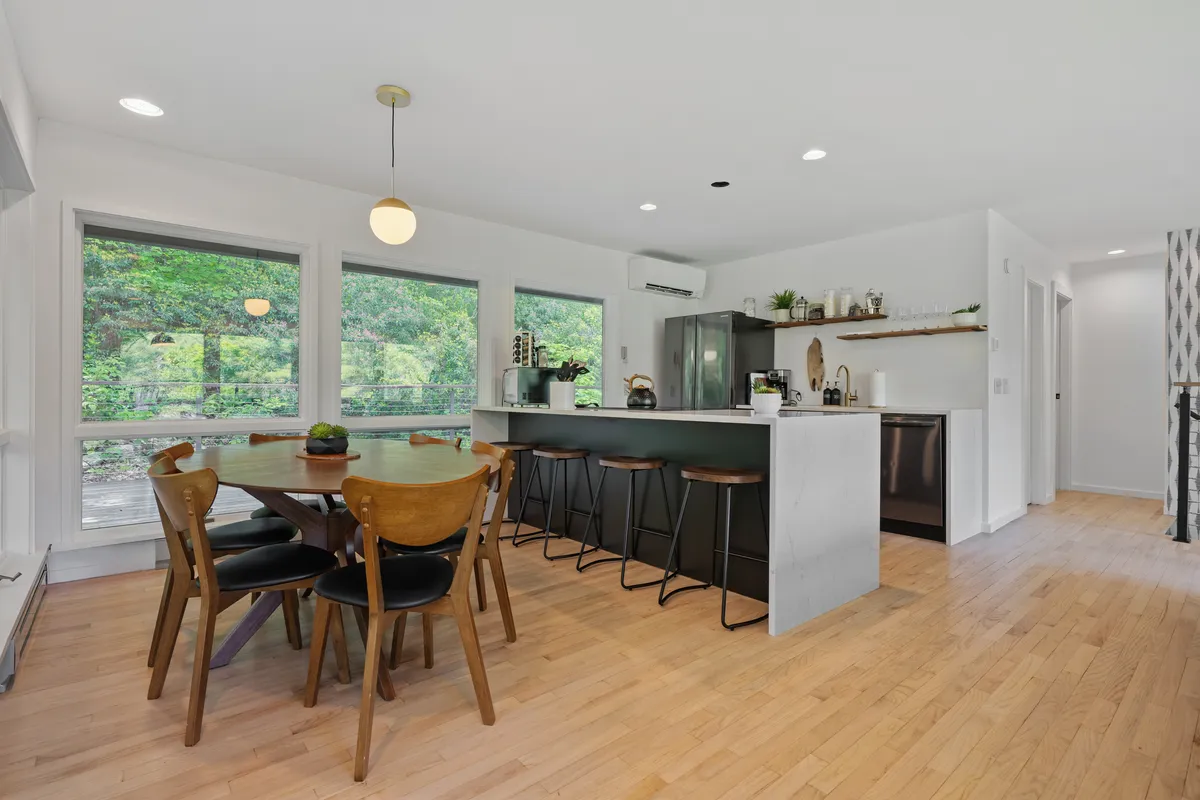 Wander Hillsdale Valley