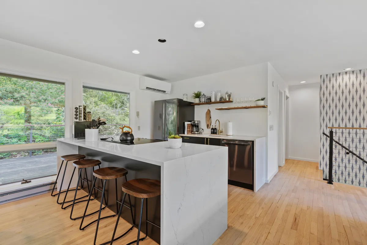 Wander Hillsdale Valley