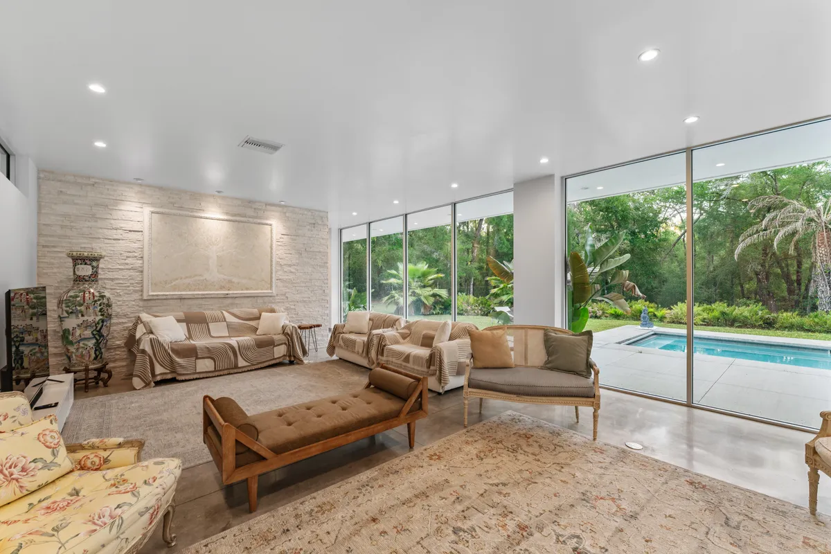 Wander Floral City Oasis