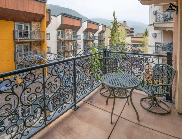 Wander Vail Village #3