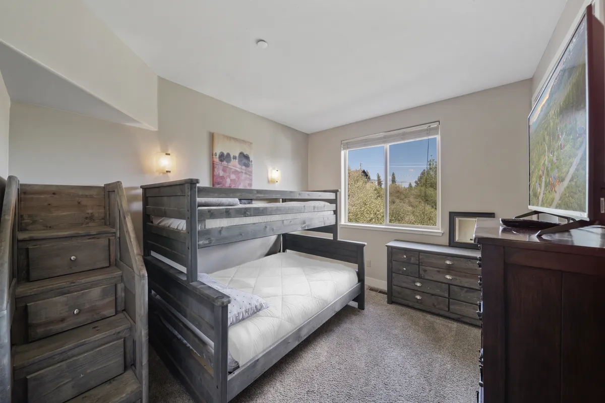 Bedroom 6 image