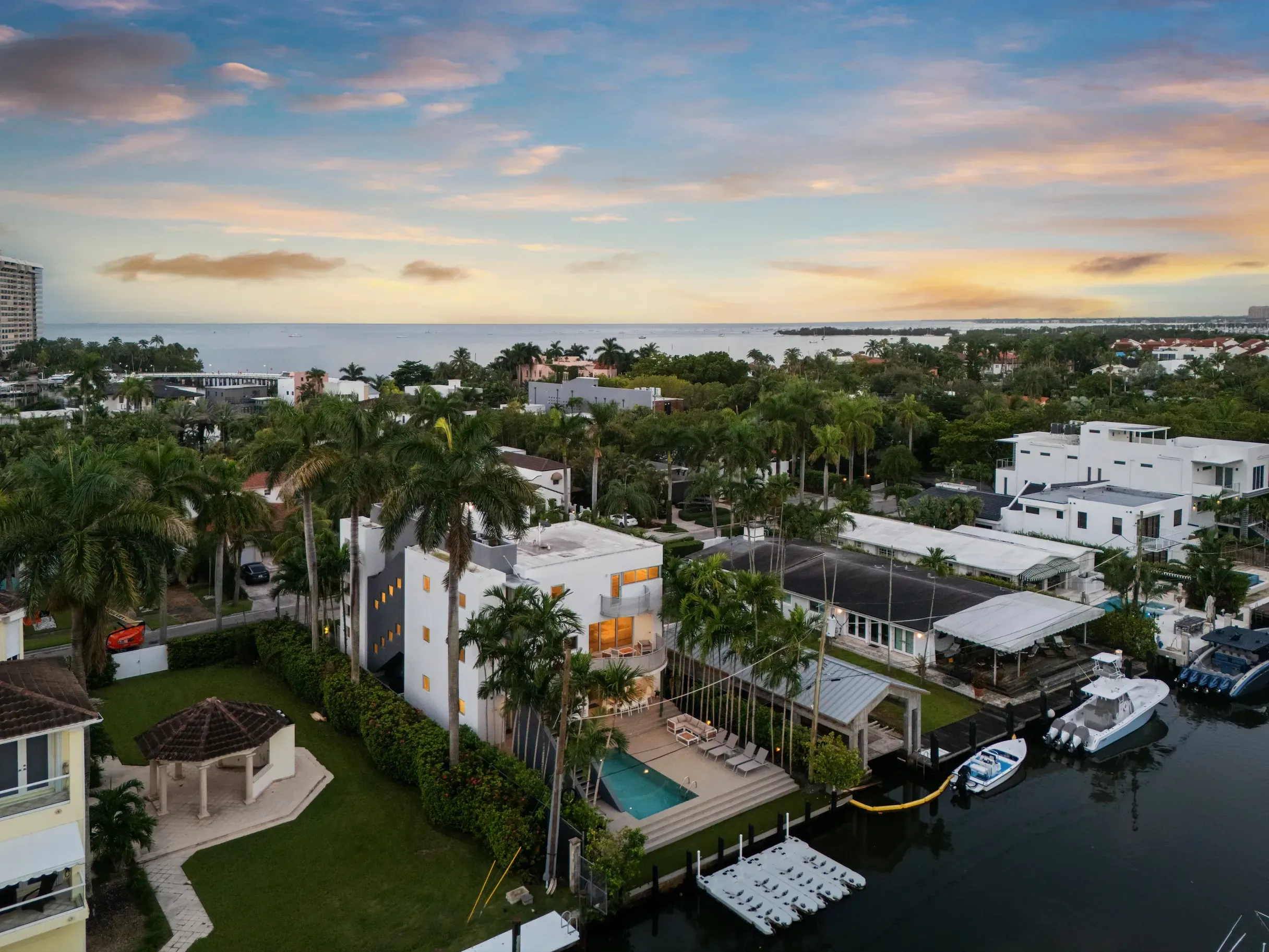 Wander Grove Waterfront tour video