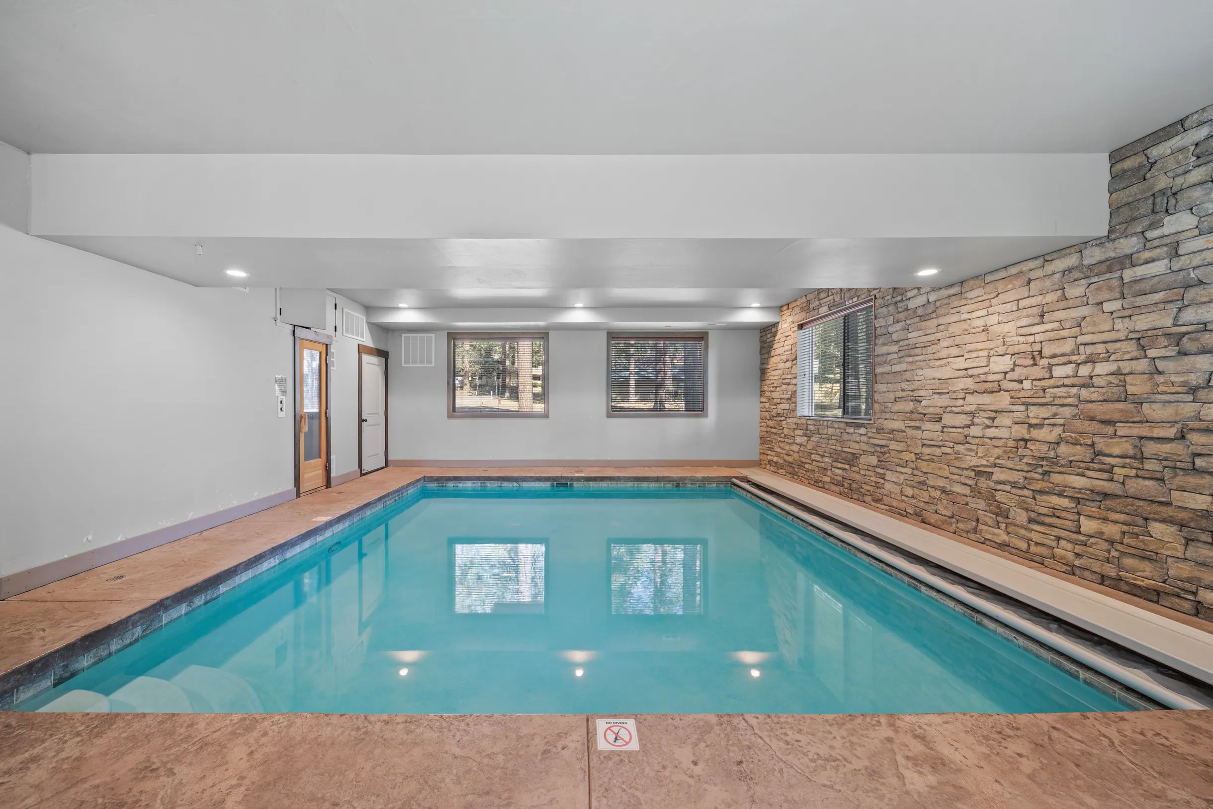 Wander Tahoe Ridge #108