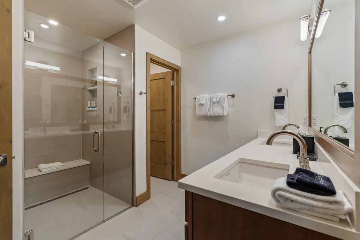 Wander Winter Park Manor