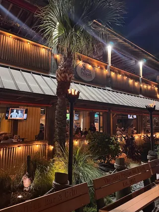 Salty Pelican Bar & Grill