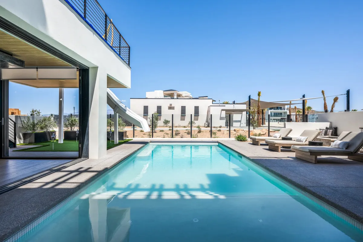 Wander St. George Sapphire