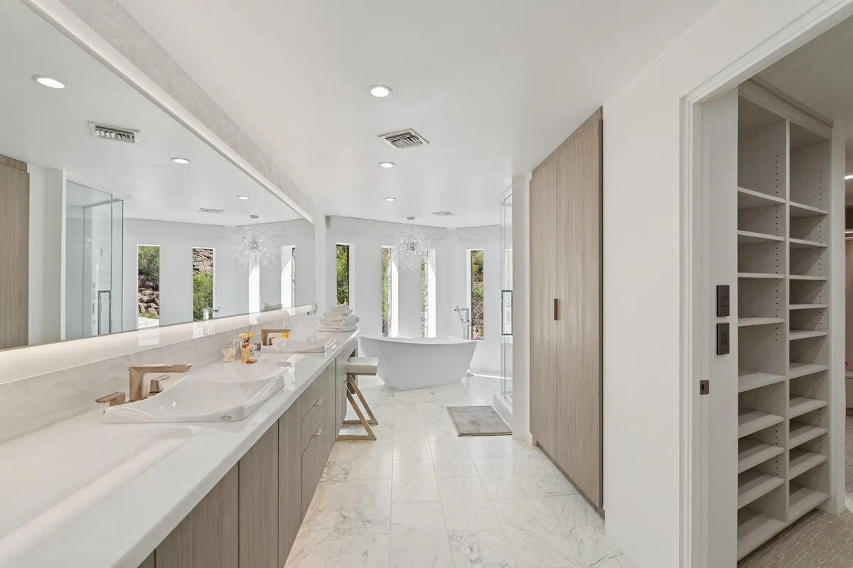 Wander Camelback Valley