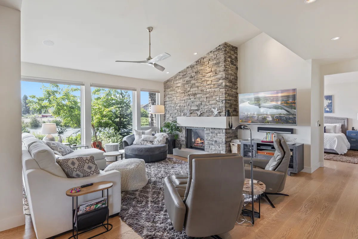 Wander Bend Riverside