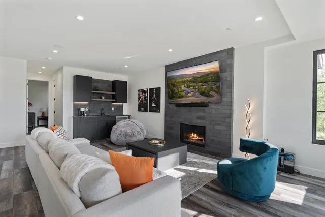 Wander Winter Park Grove